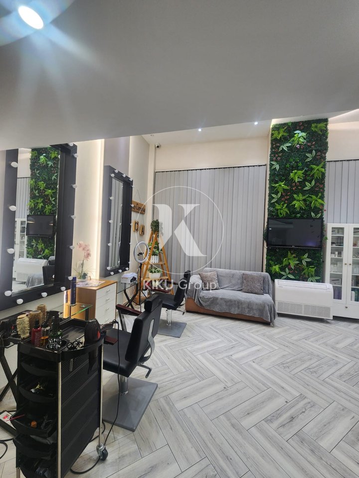 Vendesi abitativo in vendita (organizzato a duplex) + posto auto