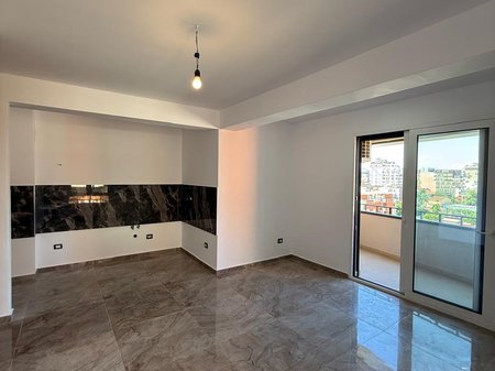 Zyrë 2+2 Me Qira në Myslym Shyri, Tiranë - 1000€ | 125 m²