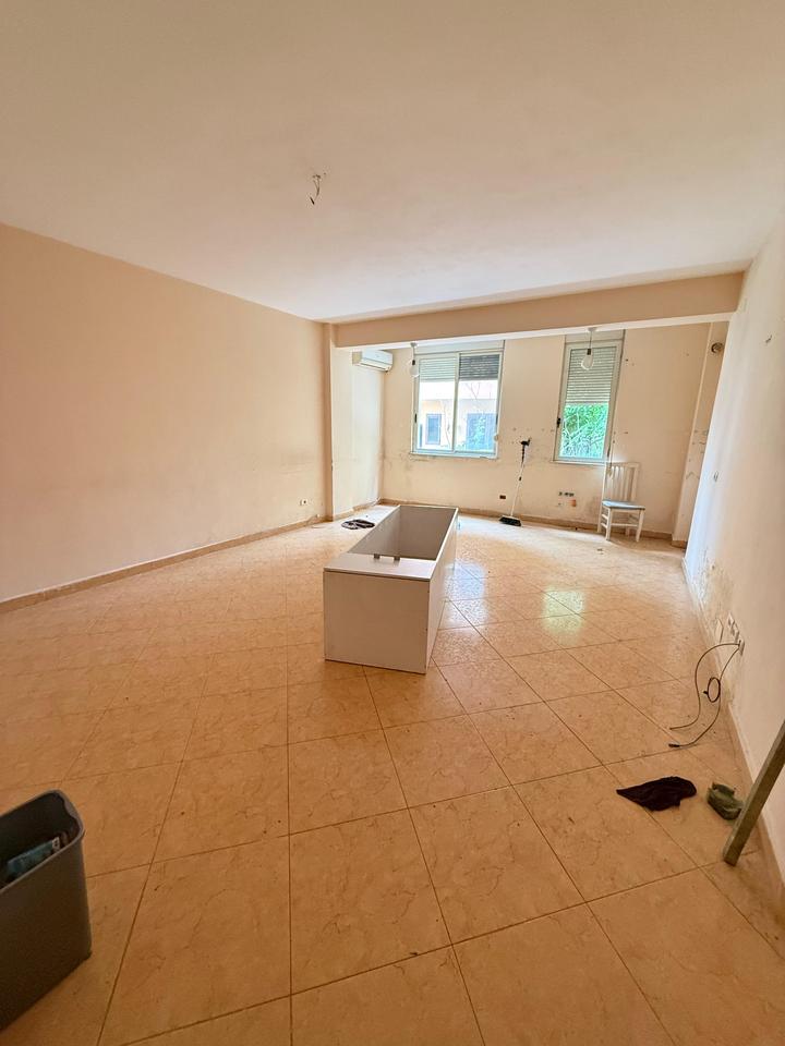 Apartament 2+1+2 për Shitje në Liqeni i Tiranës