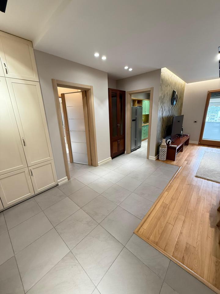 Apartament 2+1 Me Qira në Liceu Artistik, Tirana