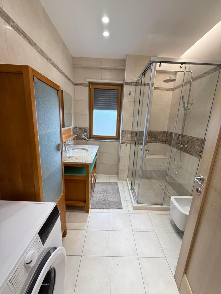Apartament 2+1 Me Qira në Liceu Artistik, Tirana