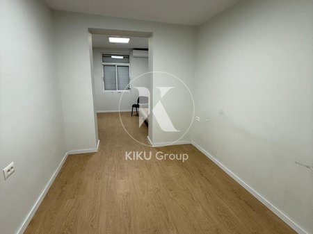 🏢 Për Qira – Ambient për Zyra në Bllok!