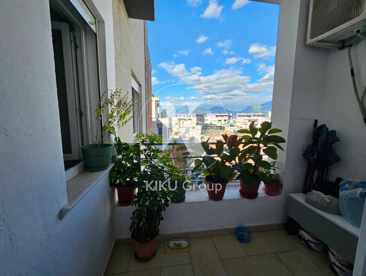 Shitet Apartament 2+1 në zonën e Kopshtit Zoologjik