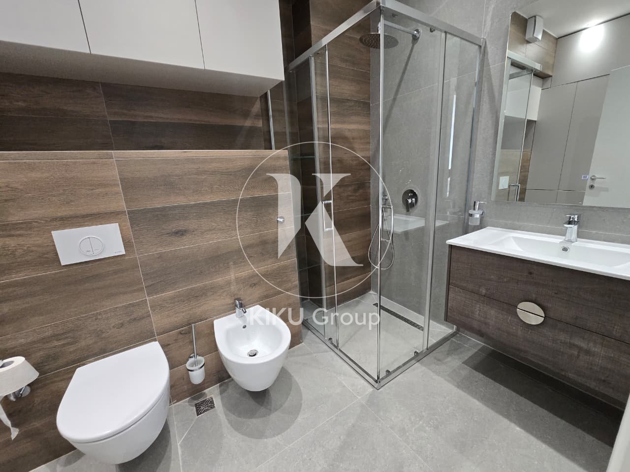 Apartament 2+1+2+Parking Me Qira | Bulevardi i Ri