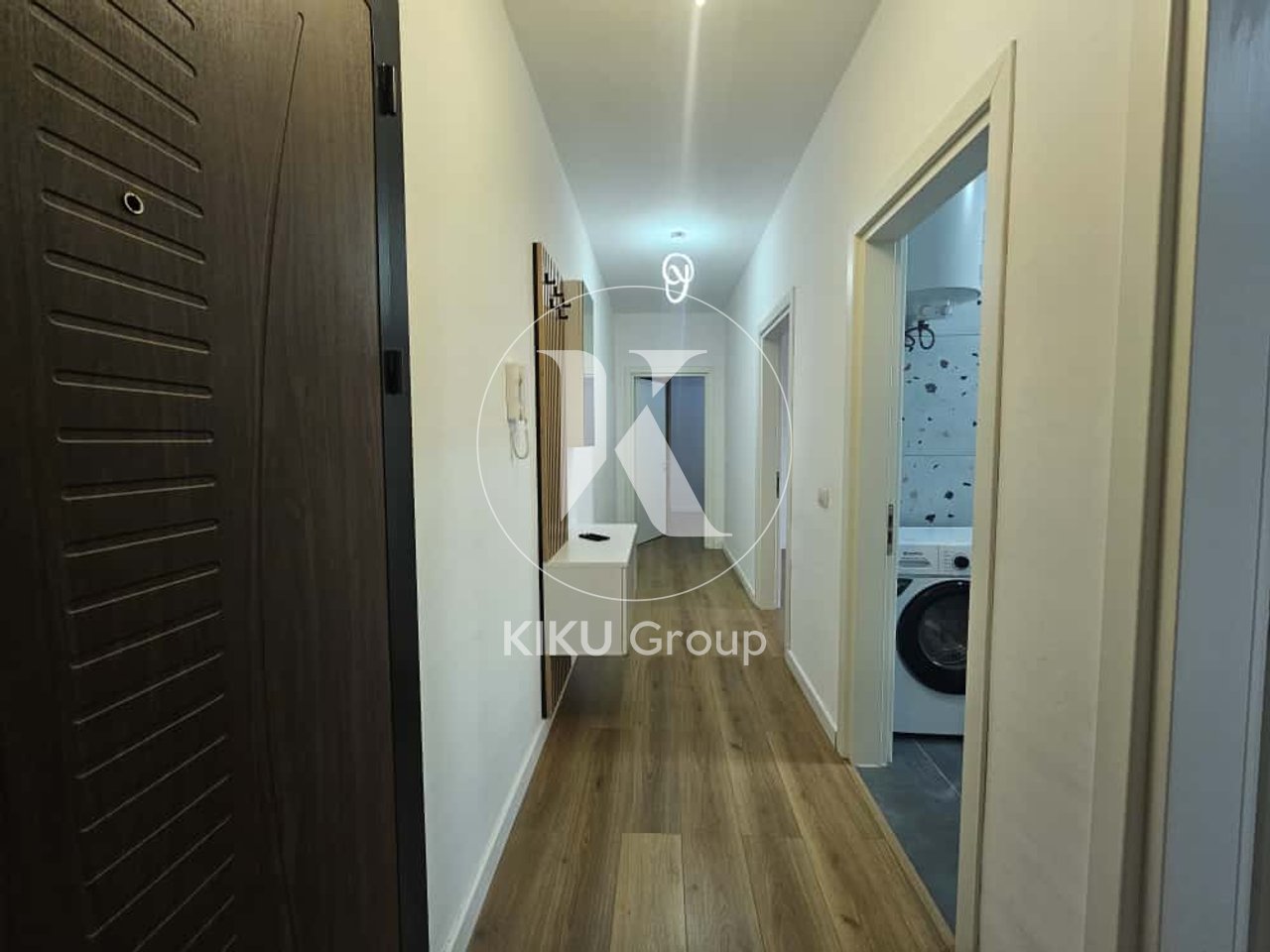 L'appartamento 3+1 in affitto si trova nella ex Fusha e Aviacionit e a Lapraka!