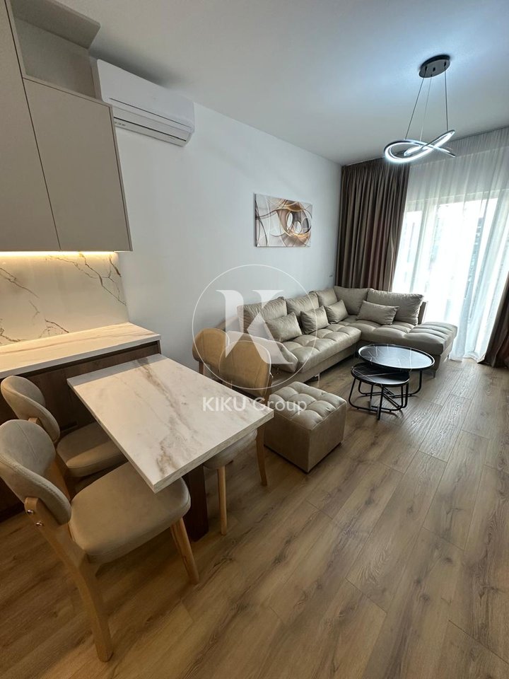 🏡 Apartment for rent at Zogu i Zi Market place
