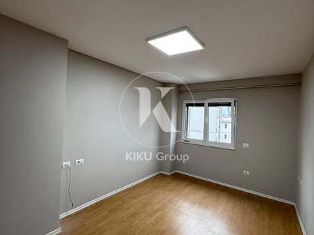 Locale in affitto per uffici – Via Kavajës