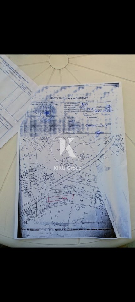 Shitet Tokë në Pezë të Vogël