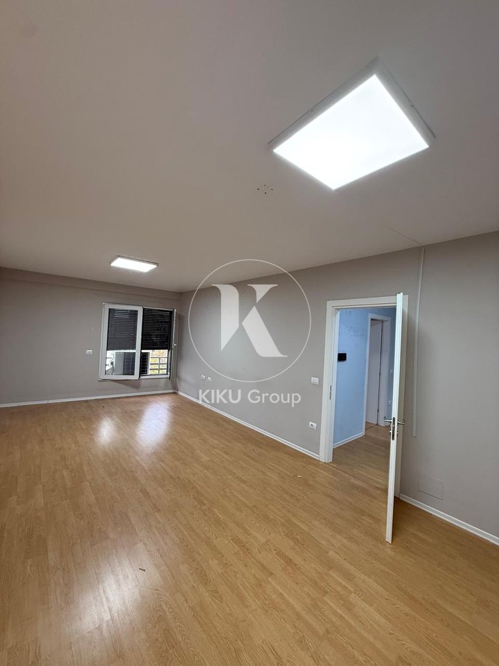 Locale in affitto per uffici – Via Kavajës