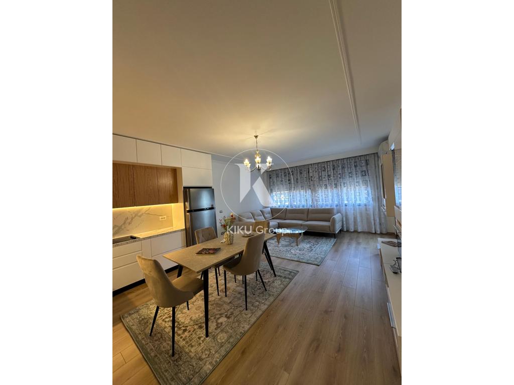 Apartament 2+2 Me Qira në Qender    1150€