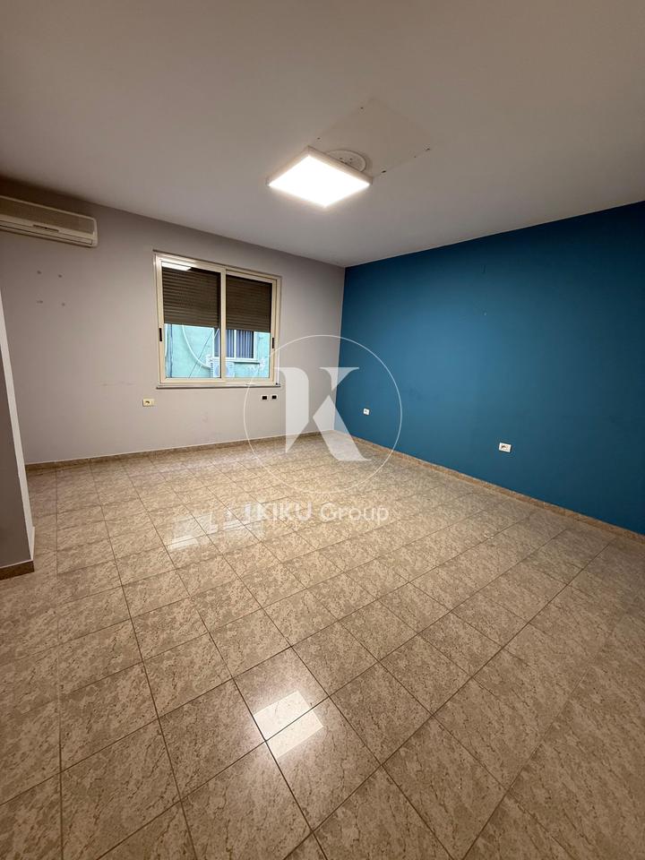 Ambiente 2+1+2 per ufficio, Via Brigada 8, Bllok