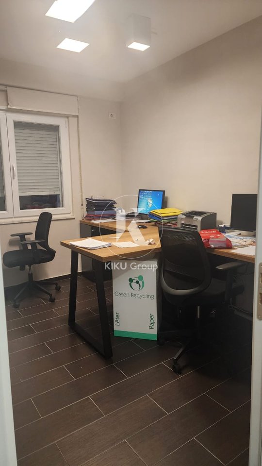 Ambiente in affitto per uffici, vicino a Le Bon