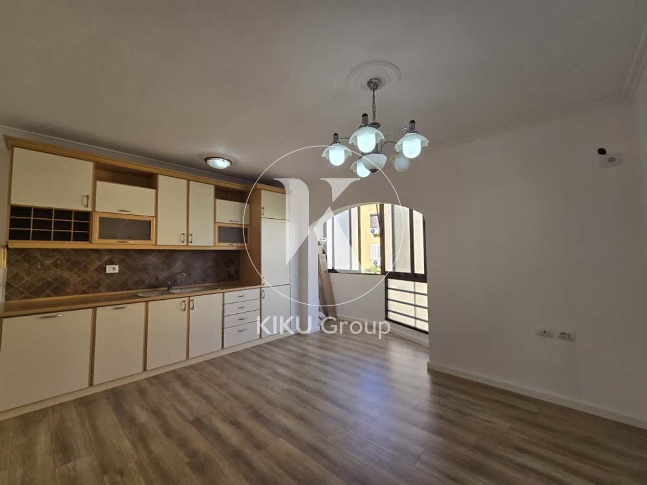 SHITET APARTAMENT 2+1 – ISH FUSHA E AVIACIONIT
