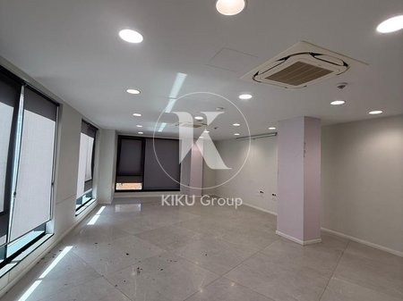 Ambient per Zyra me Qira, Qender