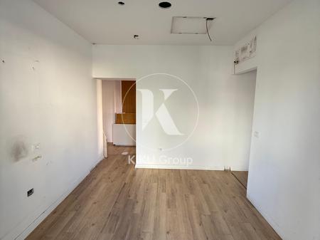 Jepet me Qira Ambient Biznesi – Rruga e Durrësit, Tiranë