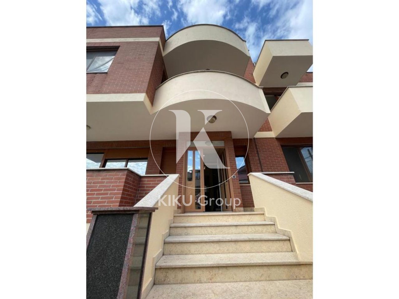 🏡 Jepet me Qira Vilë 3-Katëshe – Kodra e Priftit, Tiranë
