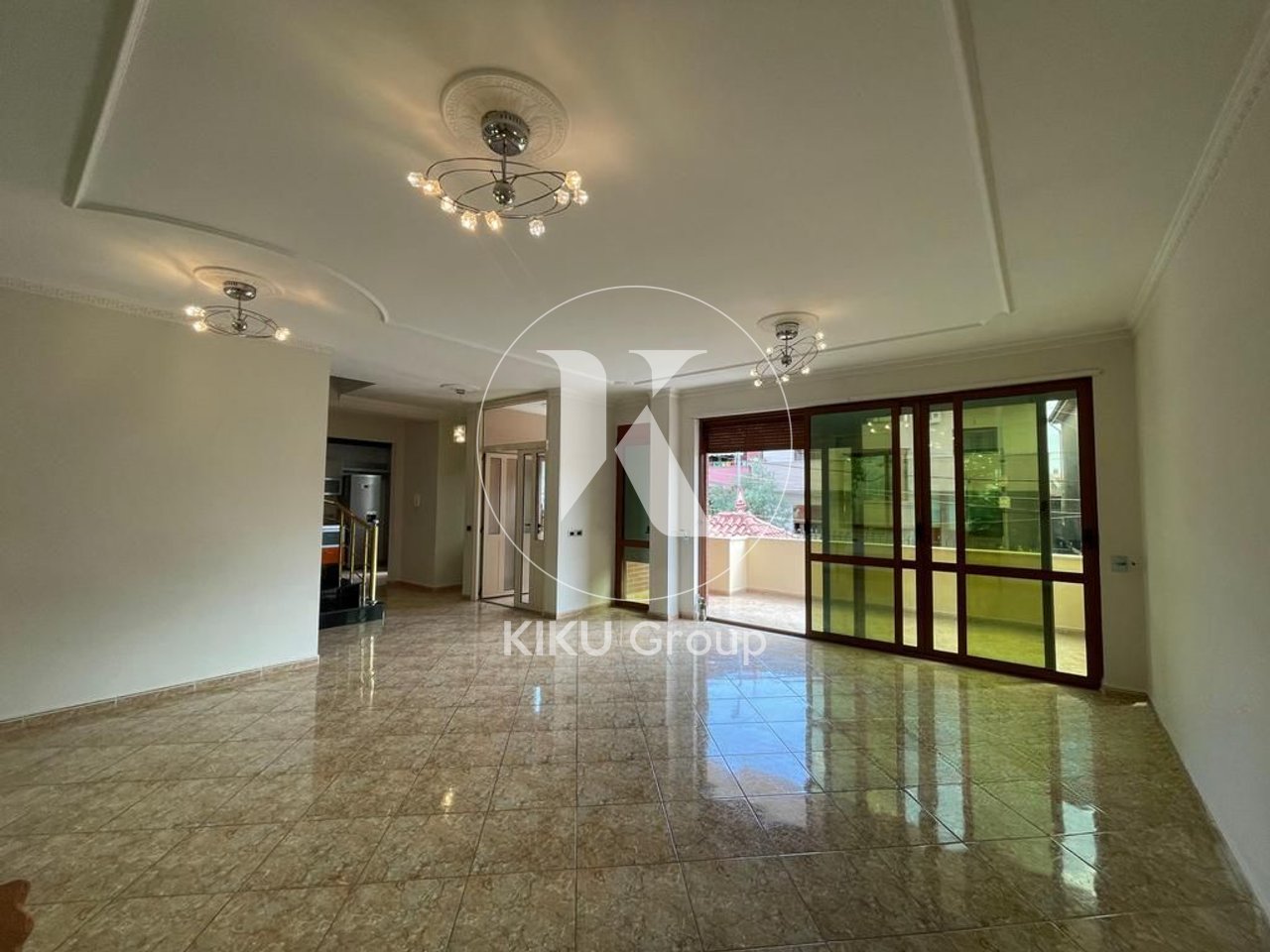 🏡 Jepet me Qira Vilë 3-Katëshe – Kodra e Priftit, Tiranë