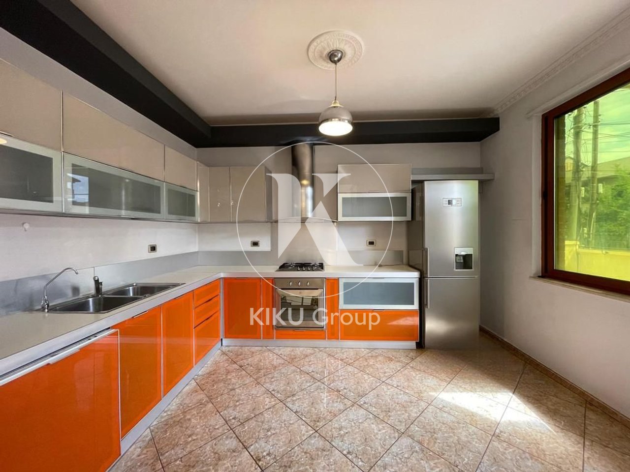 🏡 Jepet me Qira Vilë 3-Katëshe – Kodra e Priftit, Tiranë
