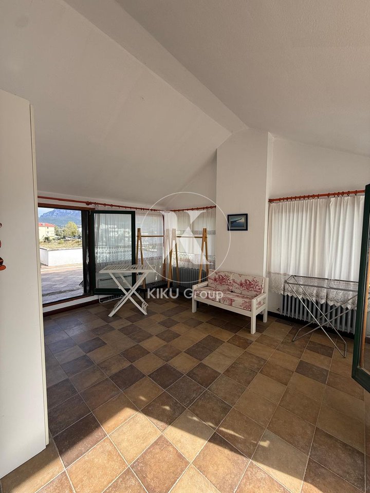 Villa in Affitto – Lago di Farka