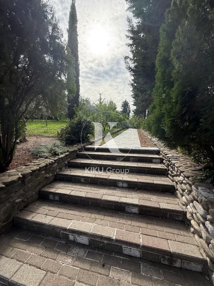 Villa in Affitto – Lago di Farka