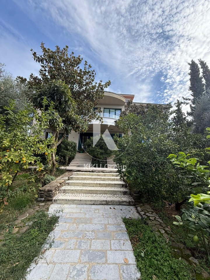 Villa in Affitto – Lago di Farka