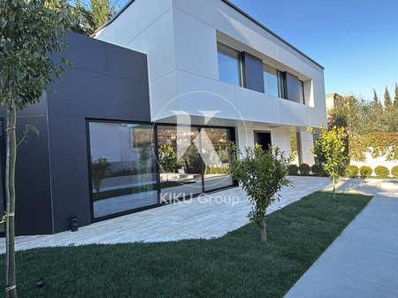 🏡 Modern 3-Story Villa with Private Pool in the Elite Area near TEG 🏡