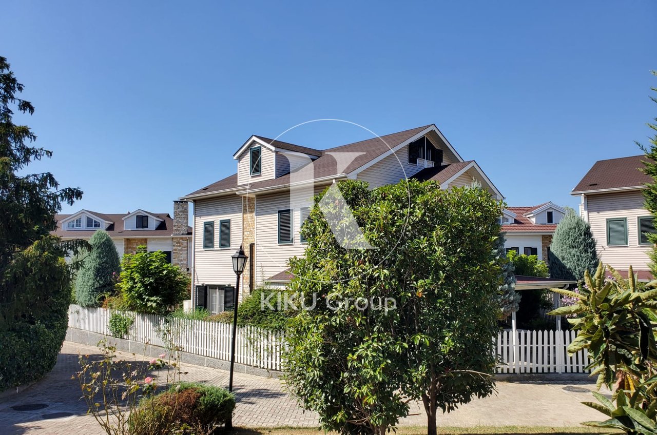 Vilë 4+4 Me Qira në Qendra Tregtare TEG, Tiranë - 3000€ | 300 m²