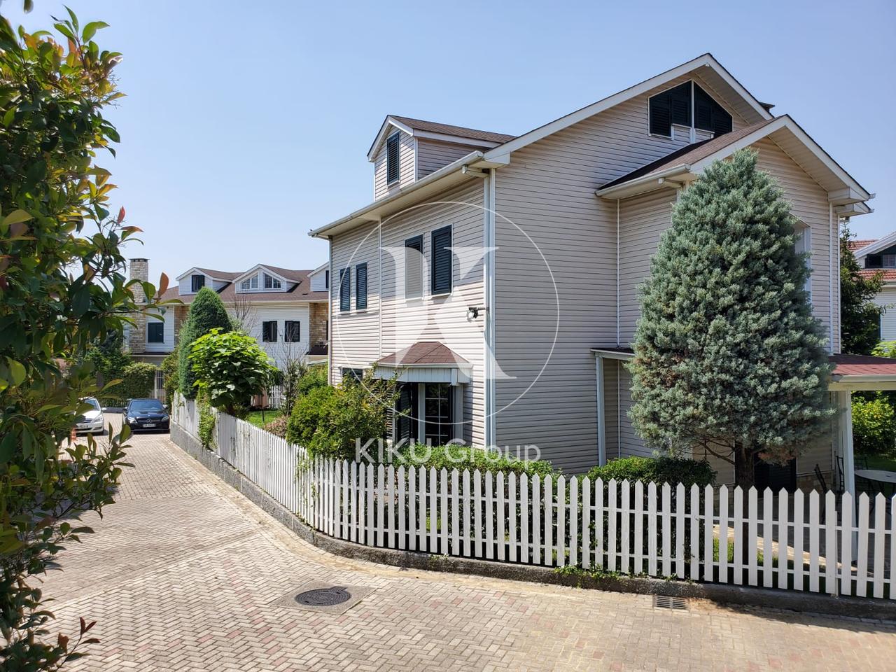 Vilë 4+4 Me Qira në Qendra Tregtare TEG, Tiranë - 3000€ | 300 m²