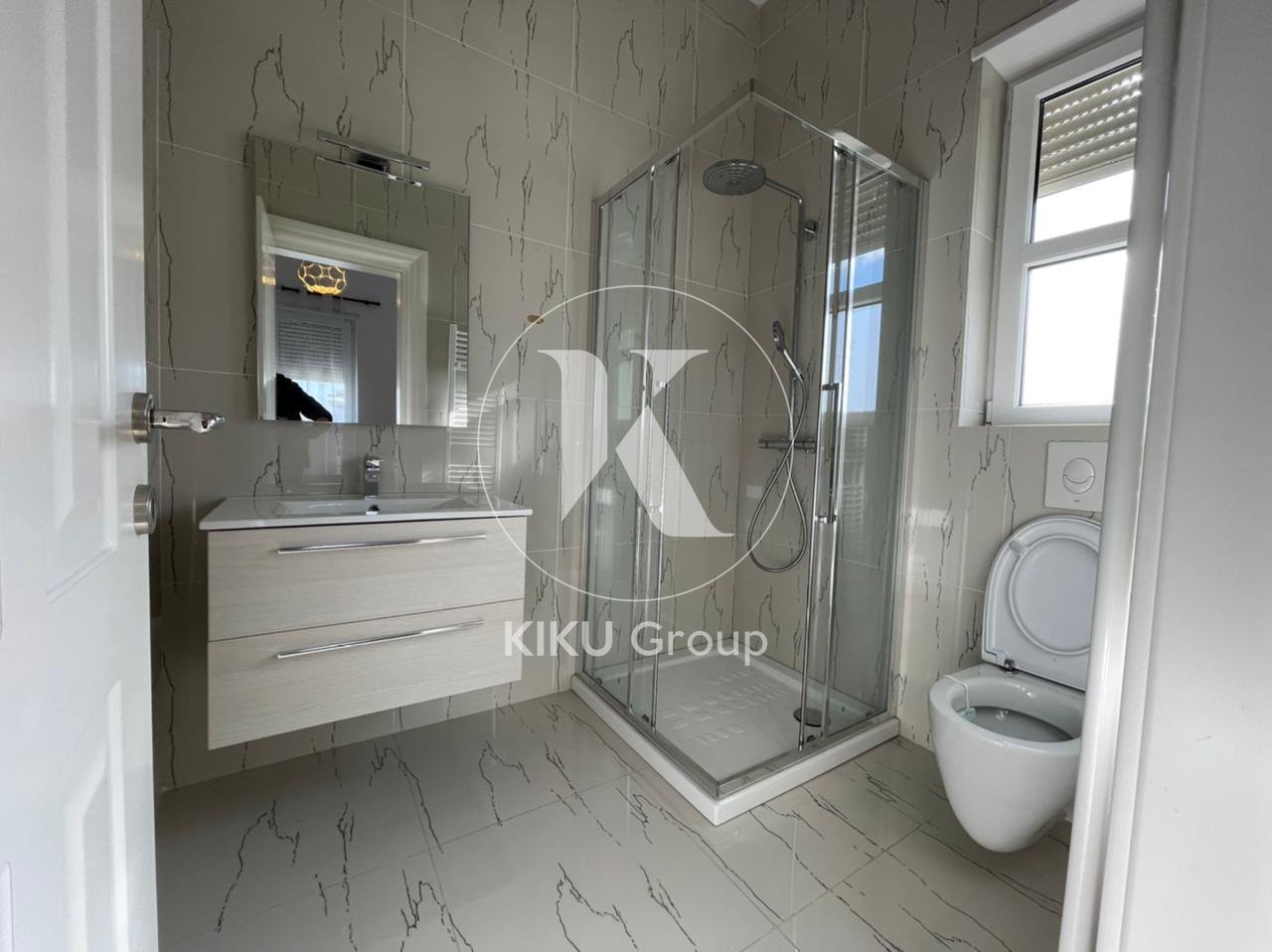 🏡 Villa for Rent – Rolling Hills 🌿