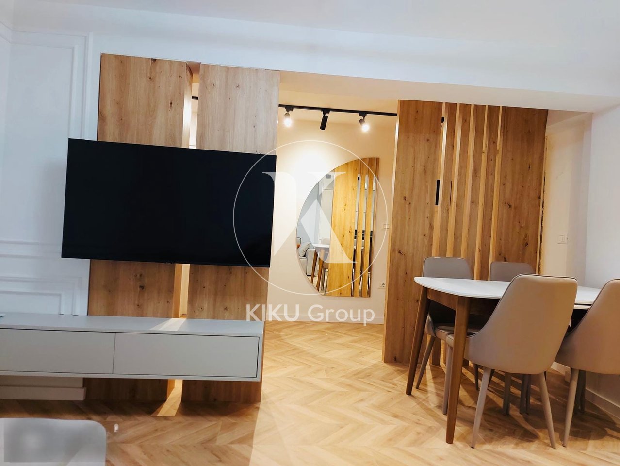 Apartament modern 2+1 me Qira me oborr privat – 700 €/muaj
