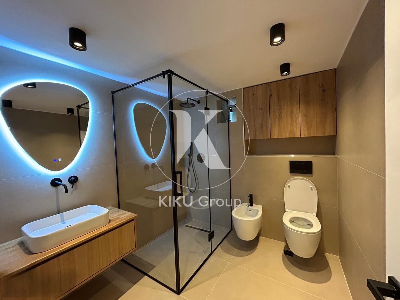 Apartament modern 2+1 me Qira me oborr privat – 700 €/muaj