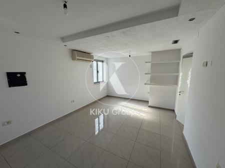 🏢 Jepet me qira zyrë – Rr. “Mine Peza”, pranë Lapidarit Mine Peza