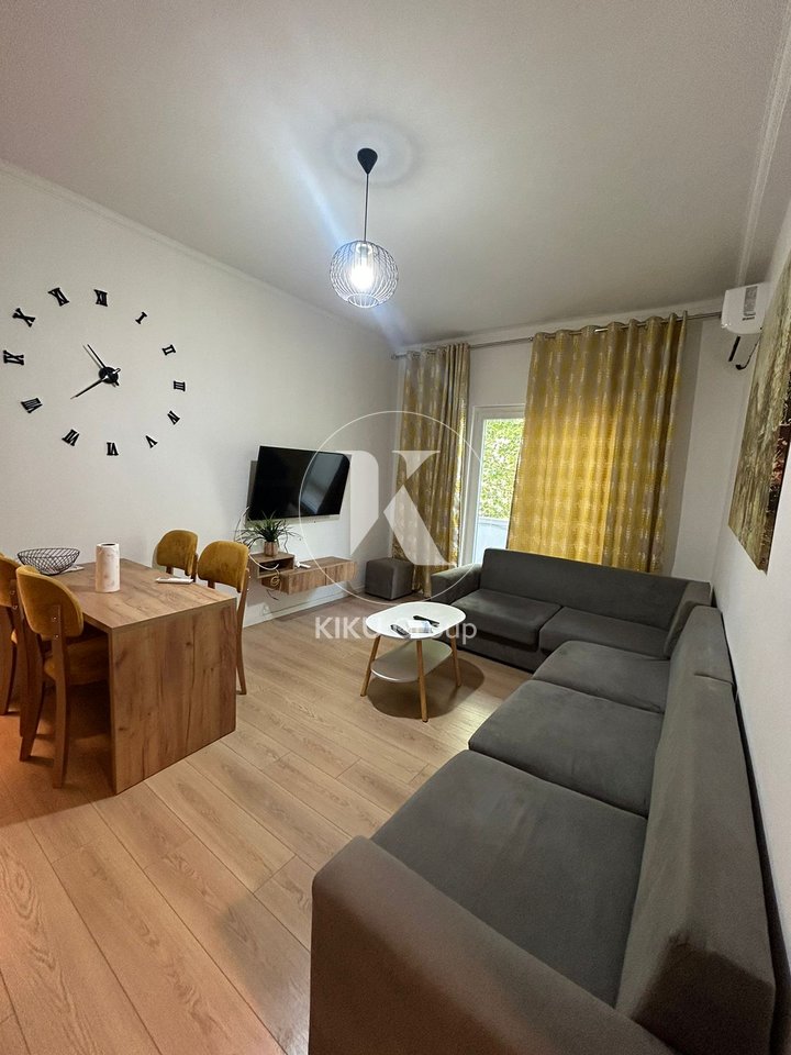 🏠 Apartament me qira 2+1
