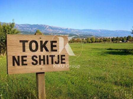 Shitet Tokë – Prush, Tiranë