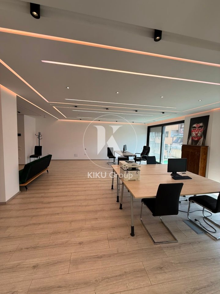 Ufficio / Spazio Commerciale 105 m² in Vendita – Via “Ismail Qemali”, Tirana