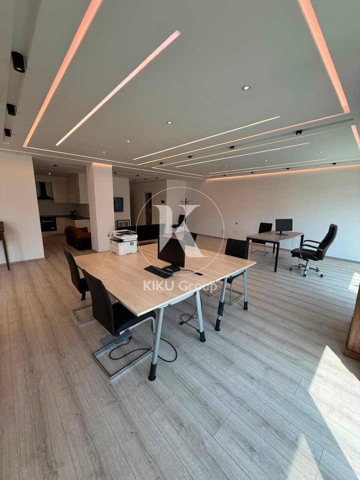 Ufficio / Spazio Commerciale 105 m² in Vendita – Via “Ismail Qemali”, Tirana