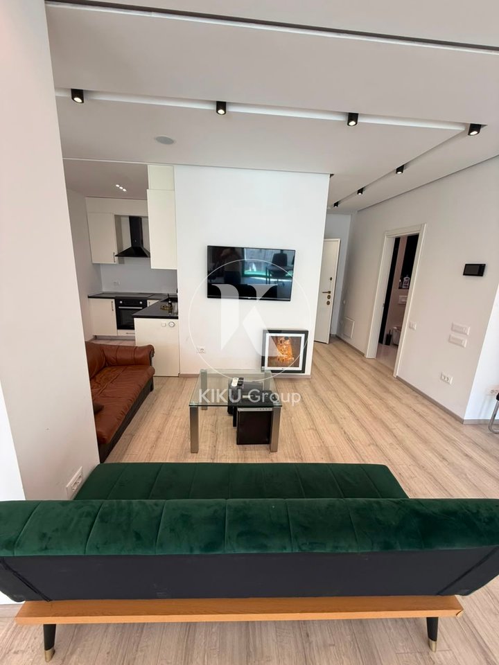Ufficio / Spazio Commerciale 105 m² in Vendita – Via “Ismail Qemali”, Tirana