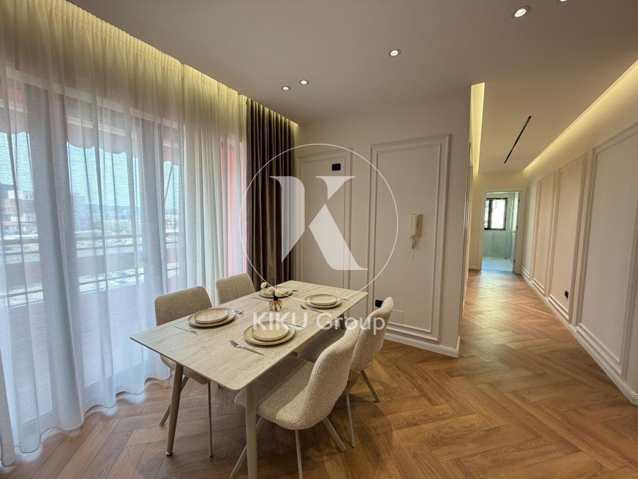 Shitet Apartament 2+1 + Garderobë – Përballë Kompleksit Delijorgji