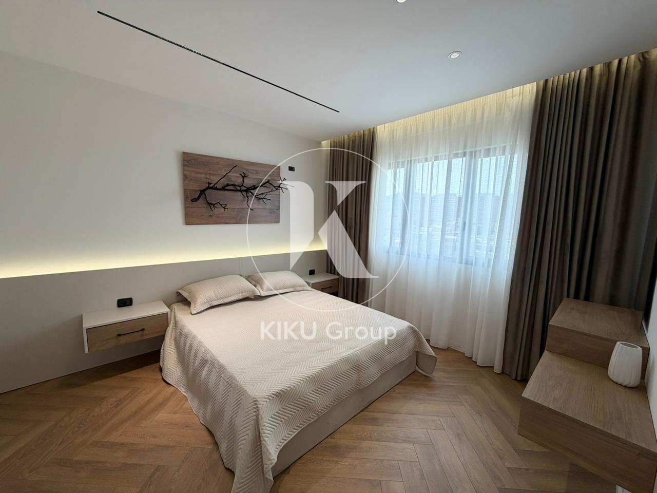 Shitet Apartament 2+1 + Garderobë – Përballë Kompleksit Delijorgji