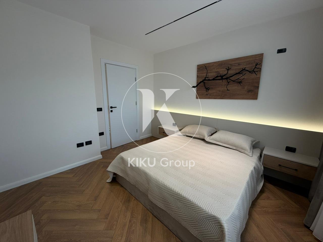 Shitet Apartament 2+1 + Garderobë – Përballë Kompleksit Delijorgji