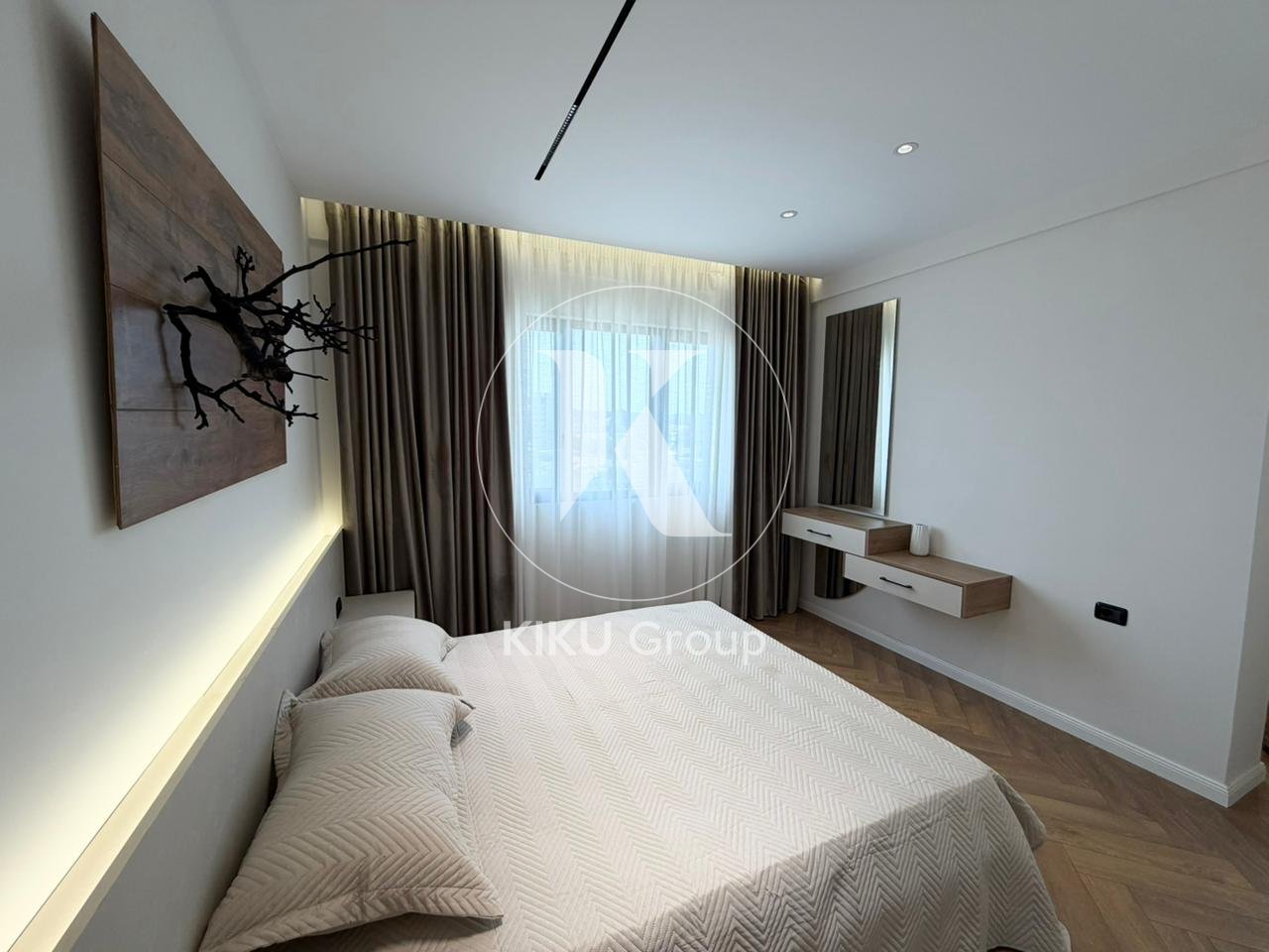 Shitet Apartament 2+1 + Garderobë – Përballë Kompleksit Delijorgji