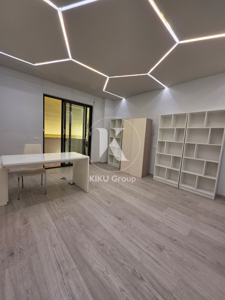 Locale Commerciale in Affitto – Vicino a Cioccolatini, Bllok