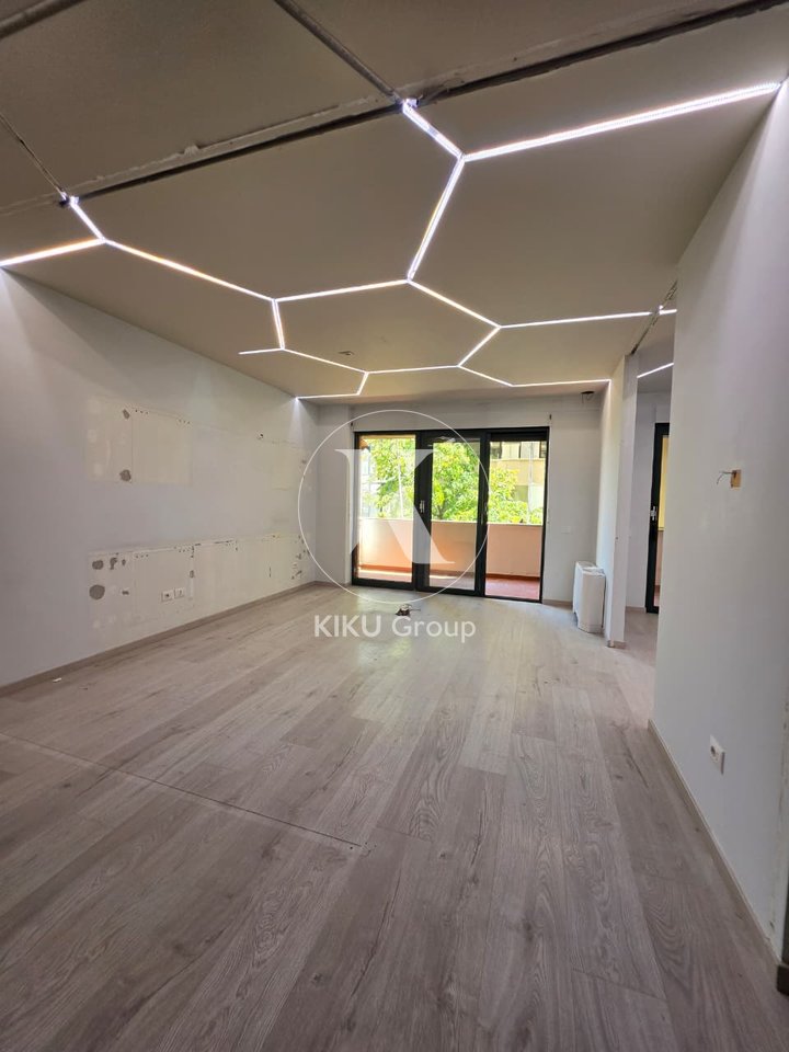 Locale Commerciale in Affitto – Vicino a Cioccolatini, Bllok