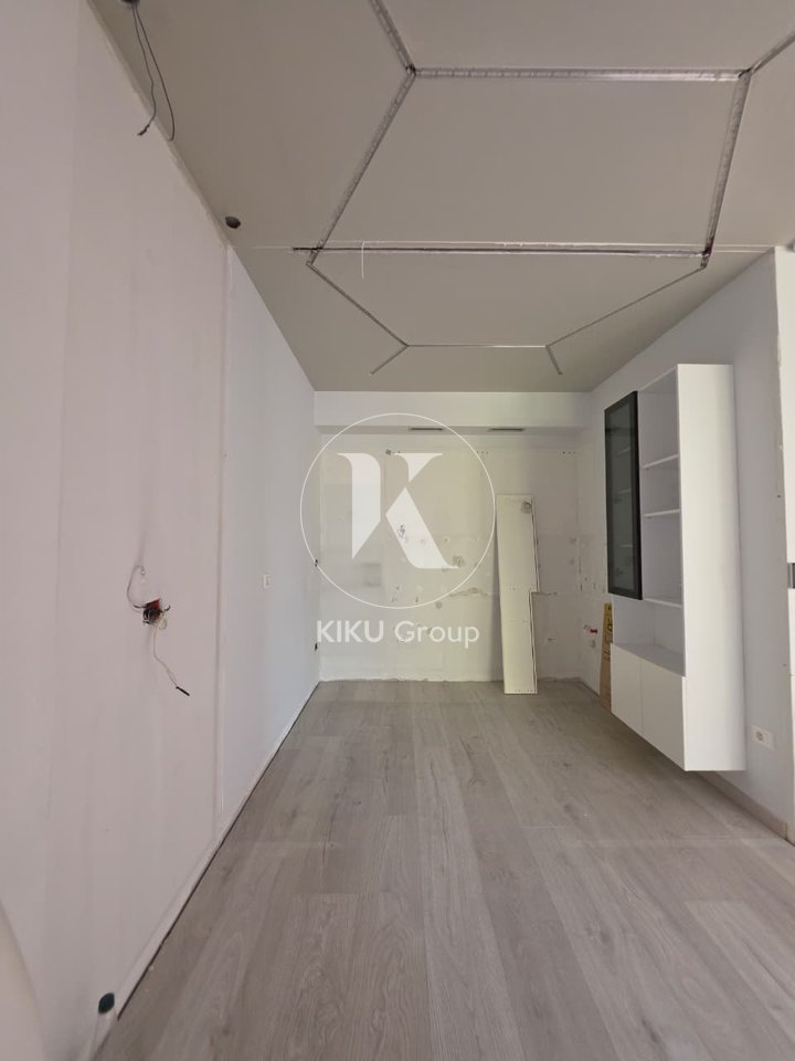 Locale Commerciale in Affitto – Vicino a Cioccolatini, Bllok