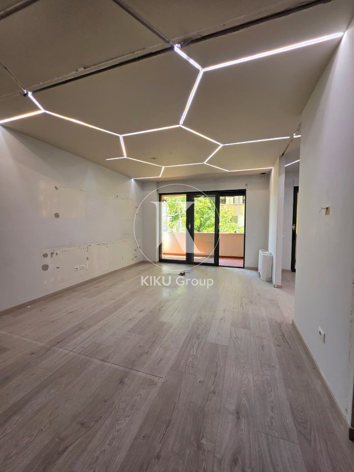 Locale Commerciale in Affitto – Vicino a Cioccolatini, Bllok