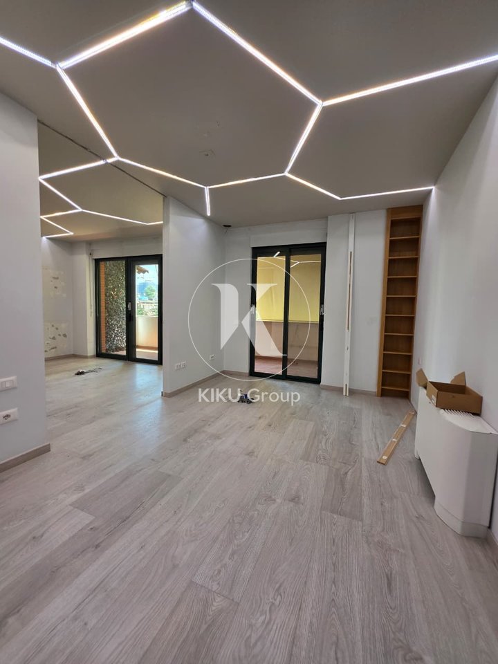 Locale Commerciale in Affitto – Vicino a Cioccolatini, Bllok