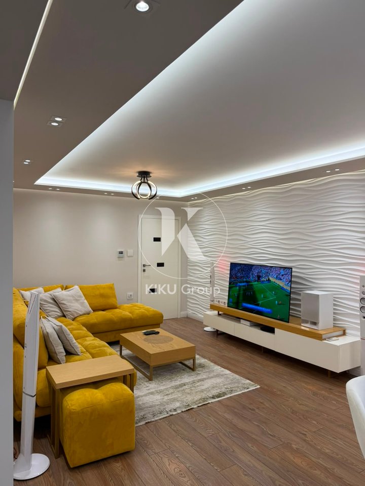 Shitet Apartament Luksoz 2+1+2 – Blloku Gintash, Laprakë