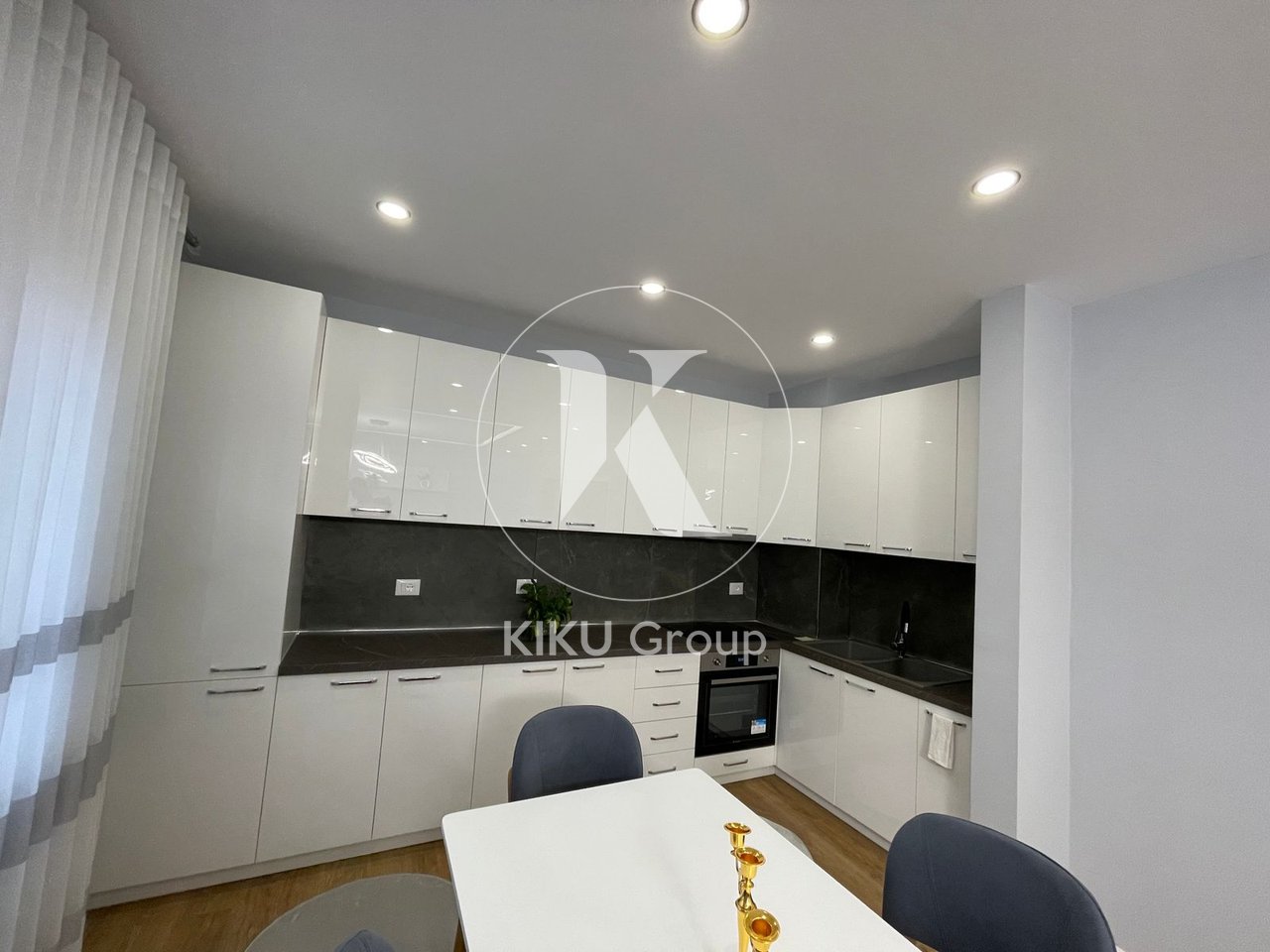 Apartament 2+1+2 me Qira – Rruga Muhamet Gjollesha