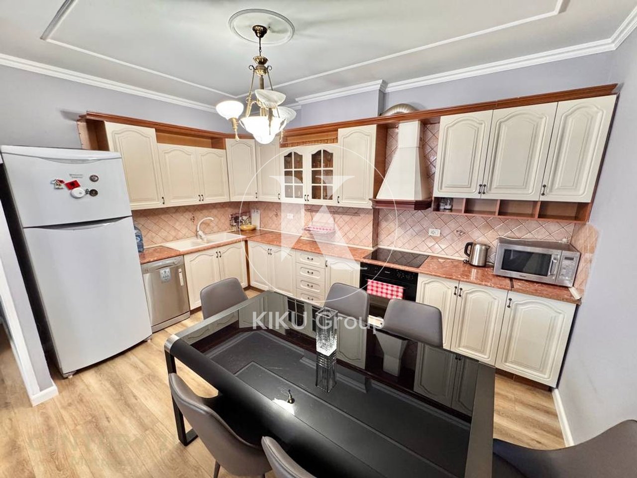 Apartament 2+1 me Qira – Përballë Air Albania, tek Pastiçeri Venecia