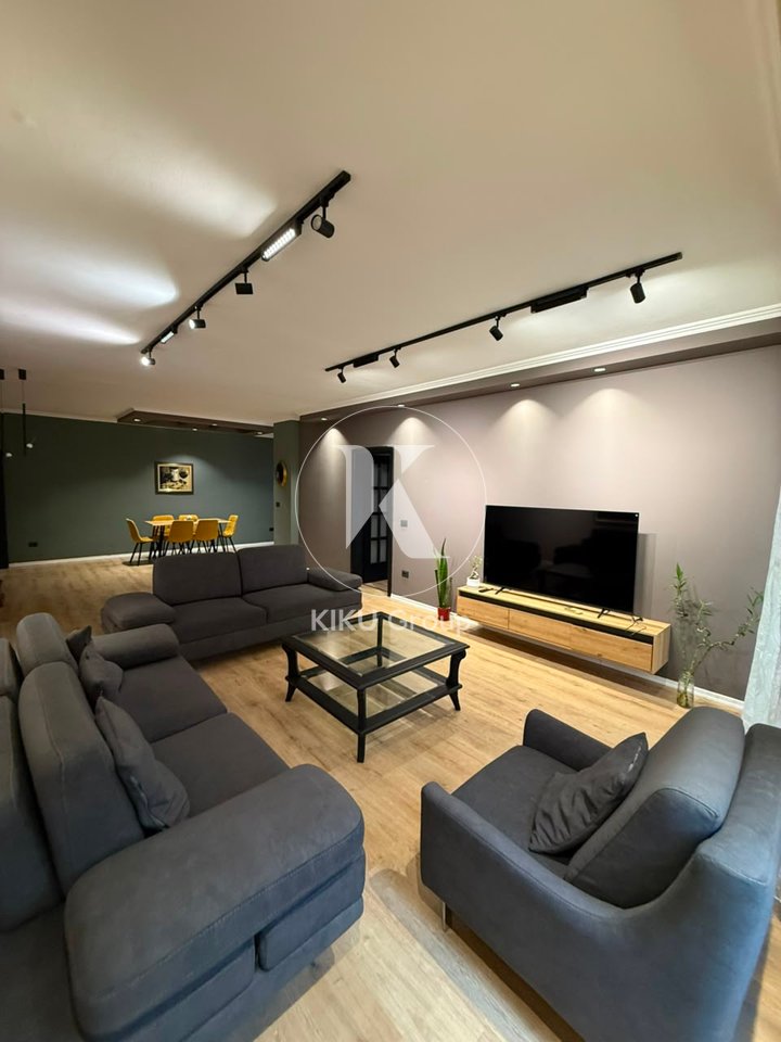 EKSKLUZIVE   PËR SHITJE | APARTAMENT 3+1+2 – 21 DHJETORI